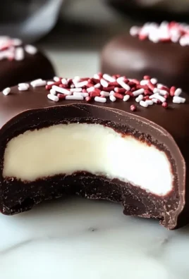 Homemade Peppermint Patties Recipe (5 Ingredients!)