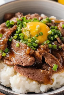 Gyudon (Japanese Beef Bowl)