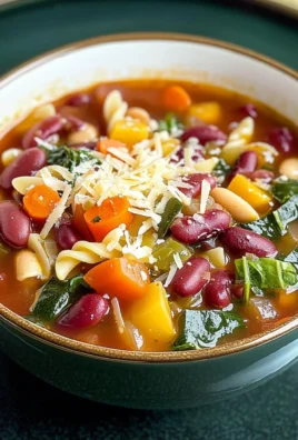 Olive Garden Copycat Minestrone Soup {Slow Cooker}