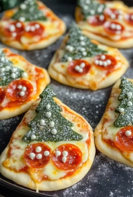 Christmas Tree Mini Pizzas